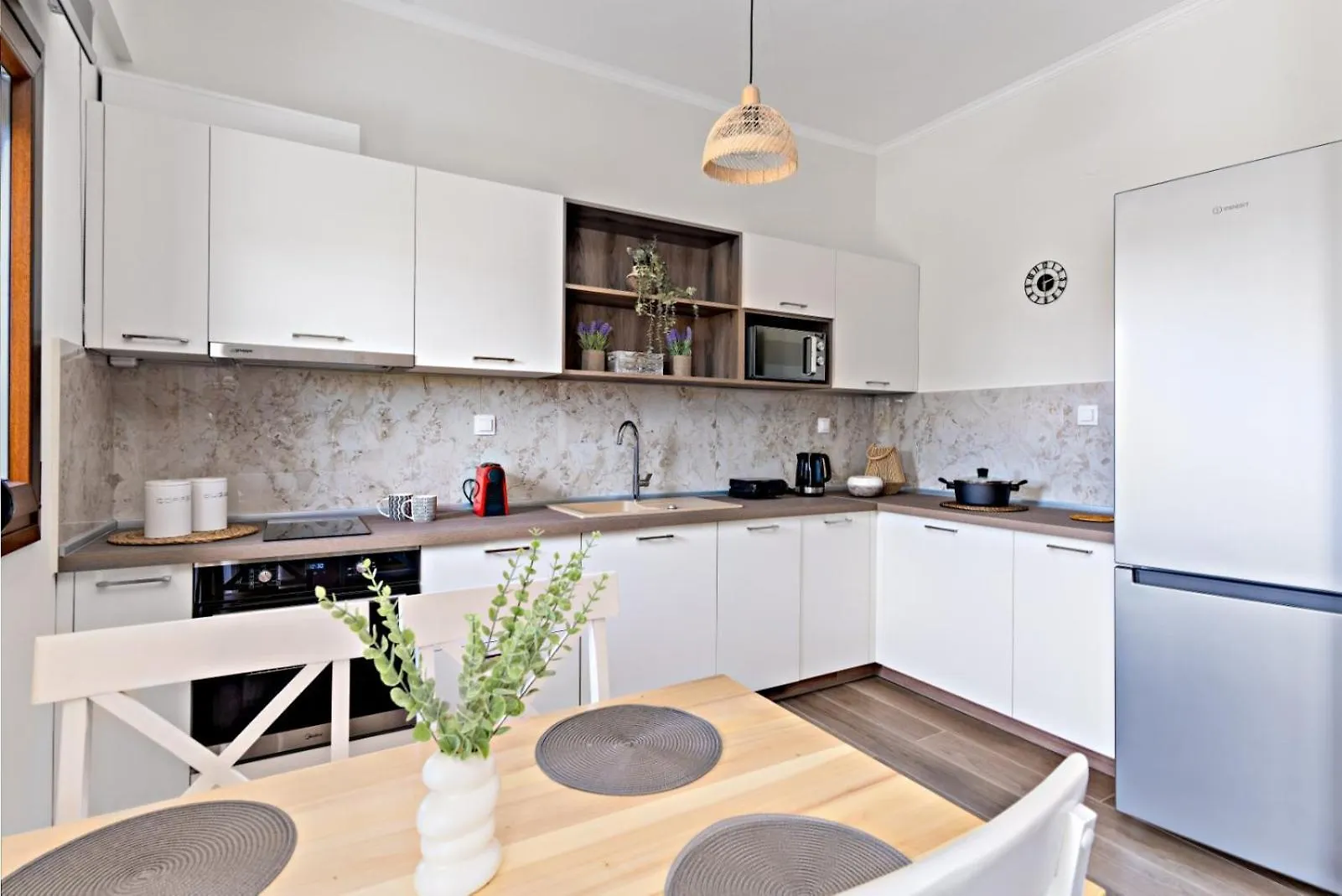 Mary Duke Apartment Nikiti