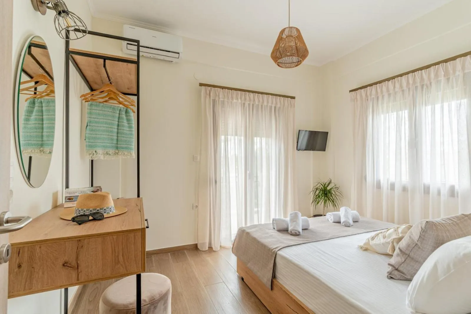 Mary Duke Apartment Nikiti